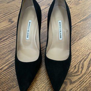 Manolo Blahnik Black Suede Pumps size 38